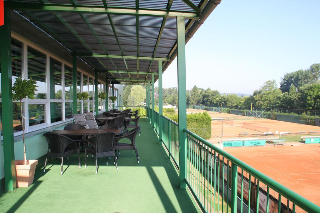 Penzion Tenis Klub Deza Valašské Meziříčí Buitenkant foto